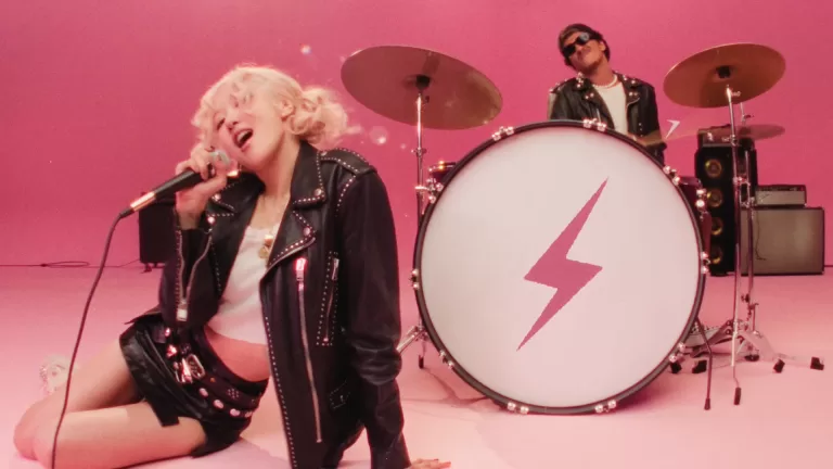 Read more about the article ROSÉ & Bruno Mars – APT